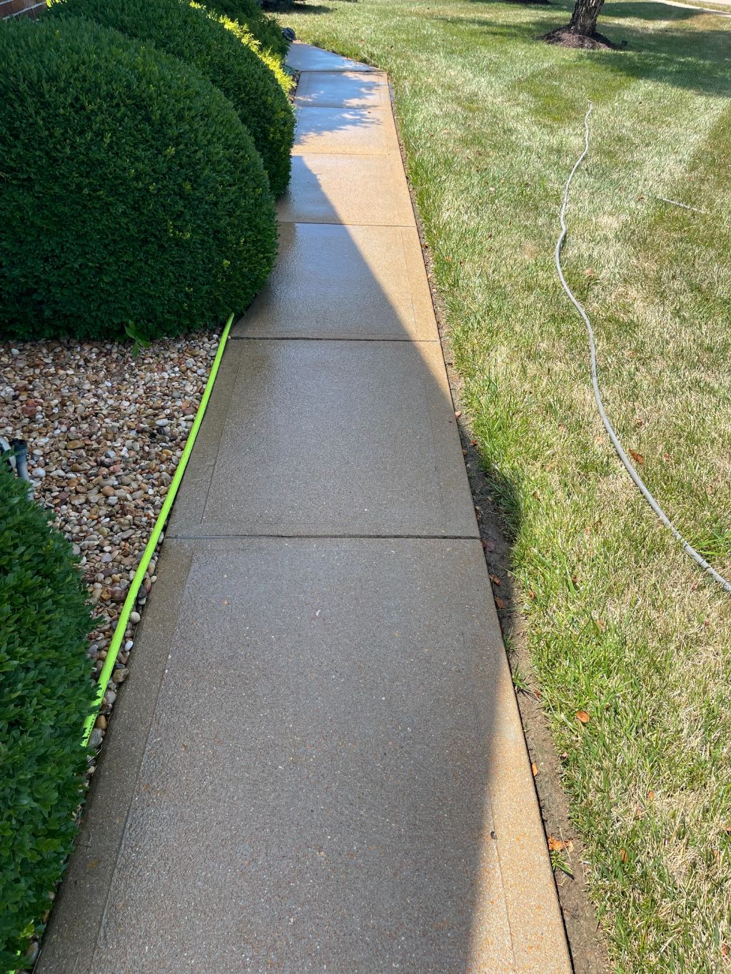 House wash gutter cleaning concrete cleaning house springs mo